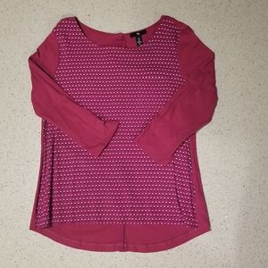 Pink 3/4 sleeve tee.